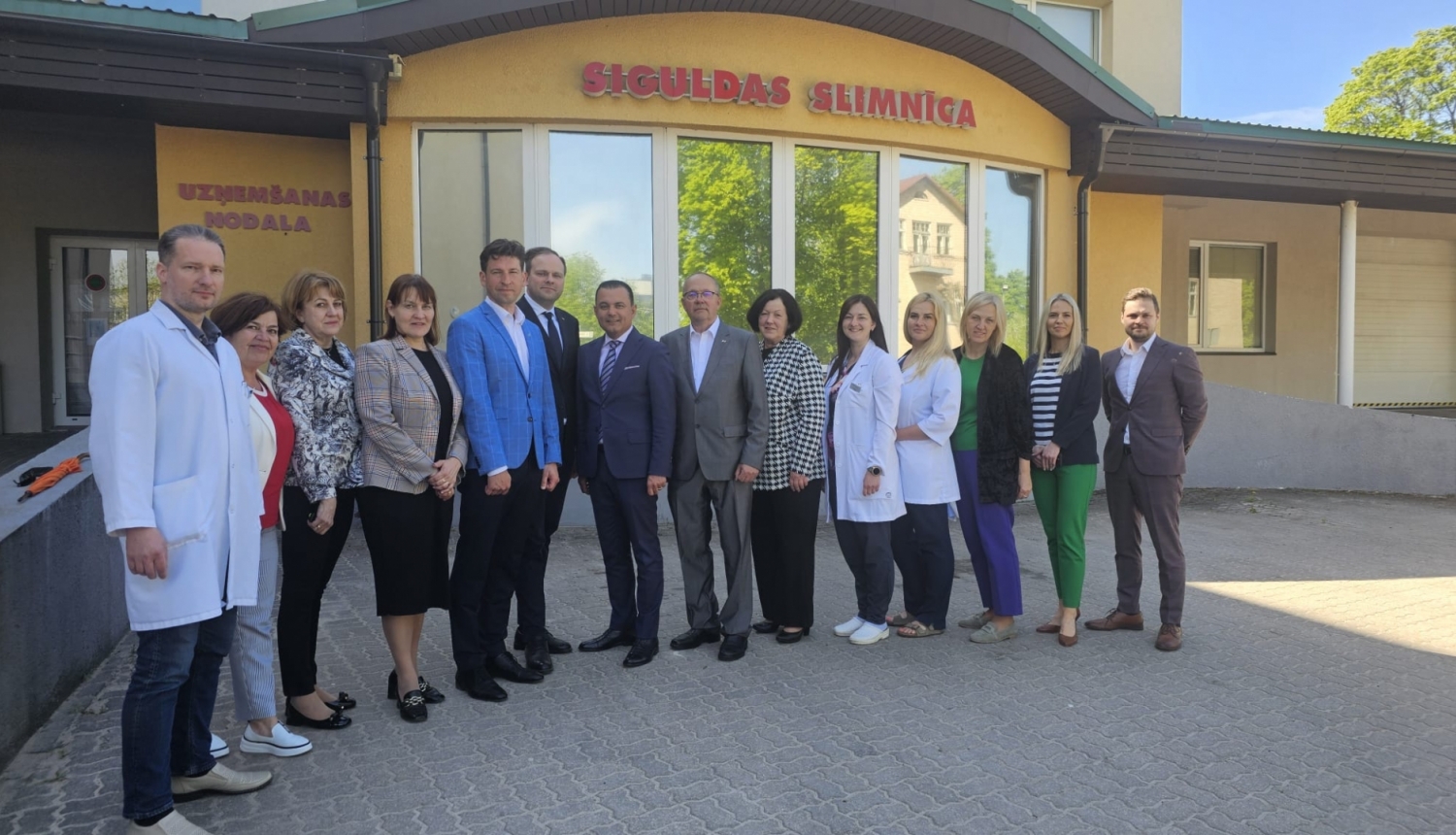 Veselības ministrs apmeklē Siguldas slimnīcu un Radioķirurģijas centru